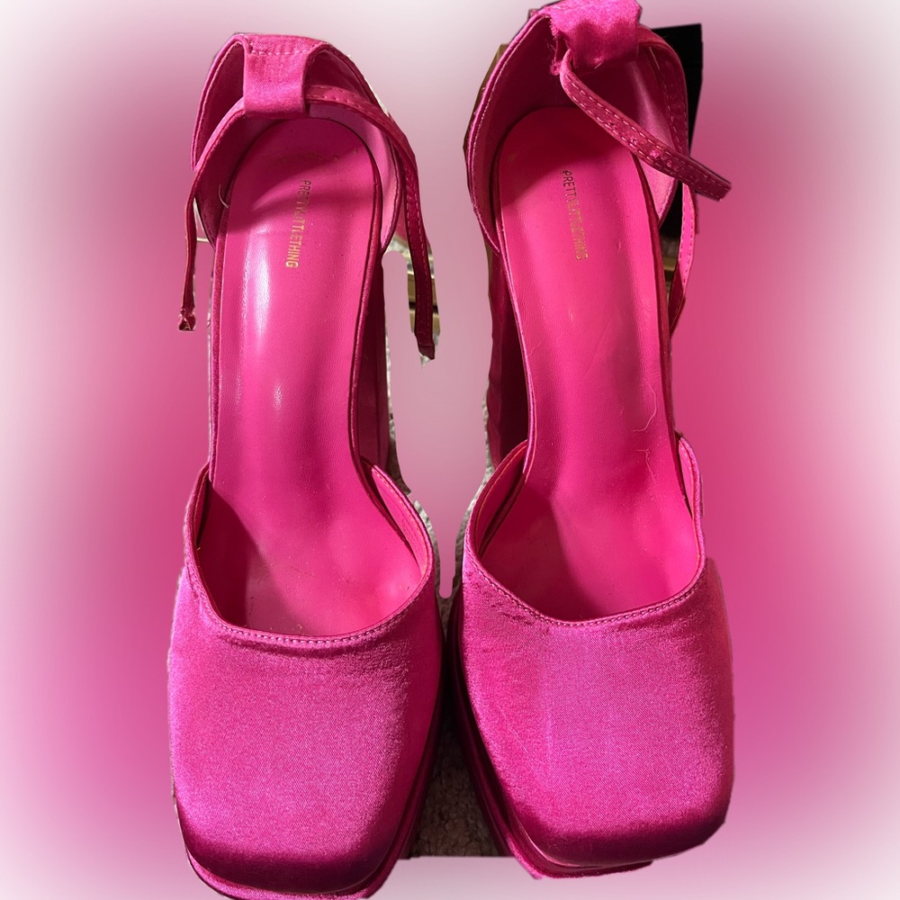 💖PRETTYLITTLETHING Pink satin platform pumps💖